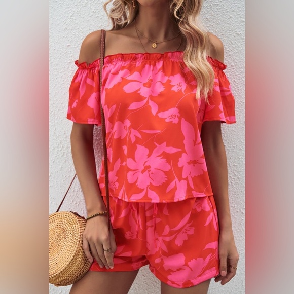 Floral Off-Shoulder Top and Shorts Set - Picture 4 of 5